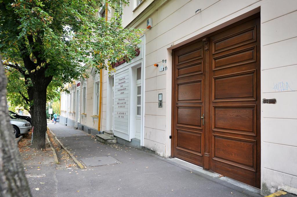 Enjoy Apartman Eger Buitenkant foto